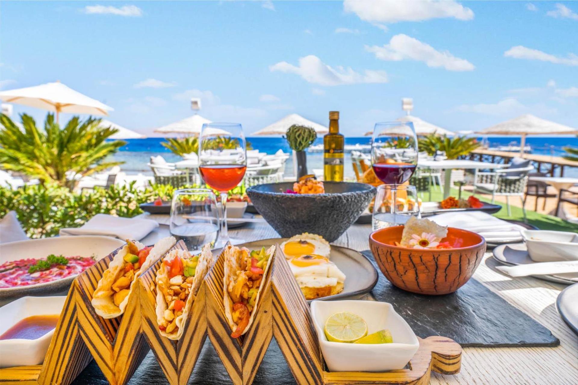 Domina Coral Bay Resort, Diving , Spa & Casino Sharm el-Sheikh Exterior photo A typical brunch