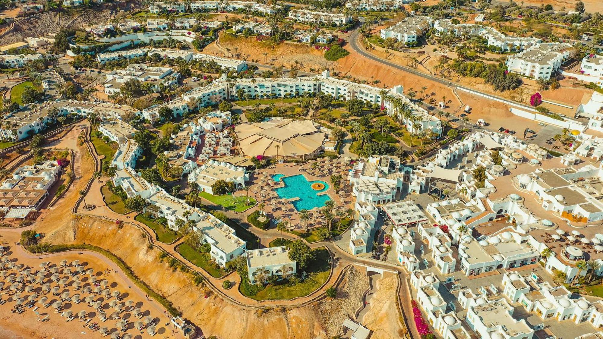 Domina Coral Bay Resort, Diving , Spa & Casino Sharm el-Sheikh Exterior photo Aerial view of the resort
